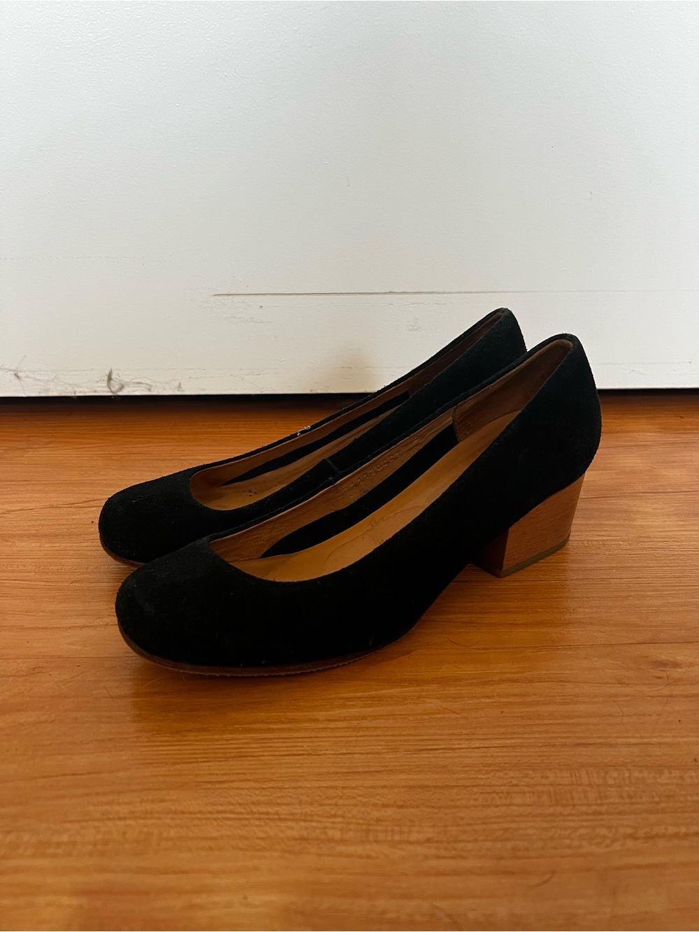 A Detacher Black Suede Low Block Heel Pumps - Women's